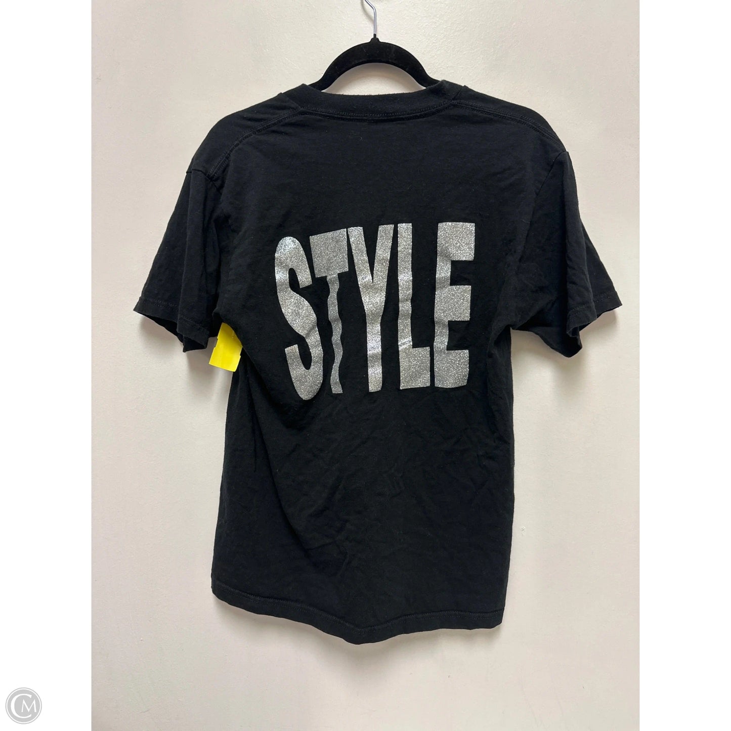 Top Short Sleeve By Clothes Mentor In Black, Size: M