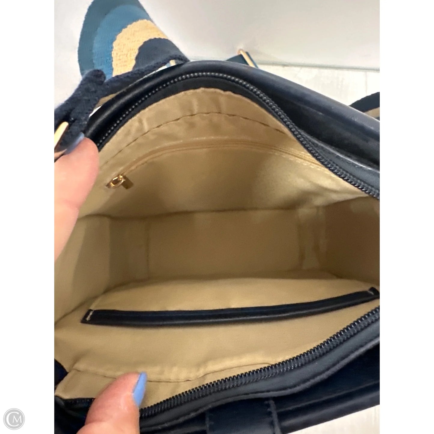 Handbag By Clothes Mentor, Size: Medium