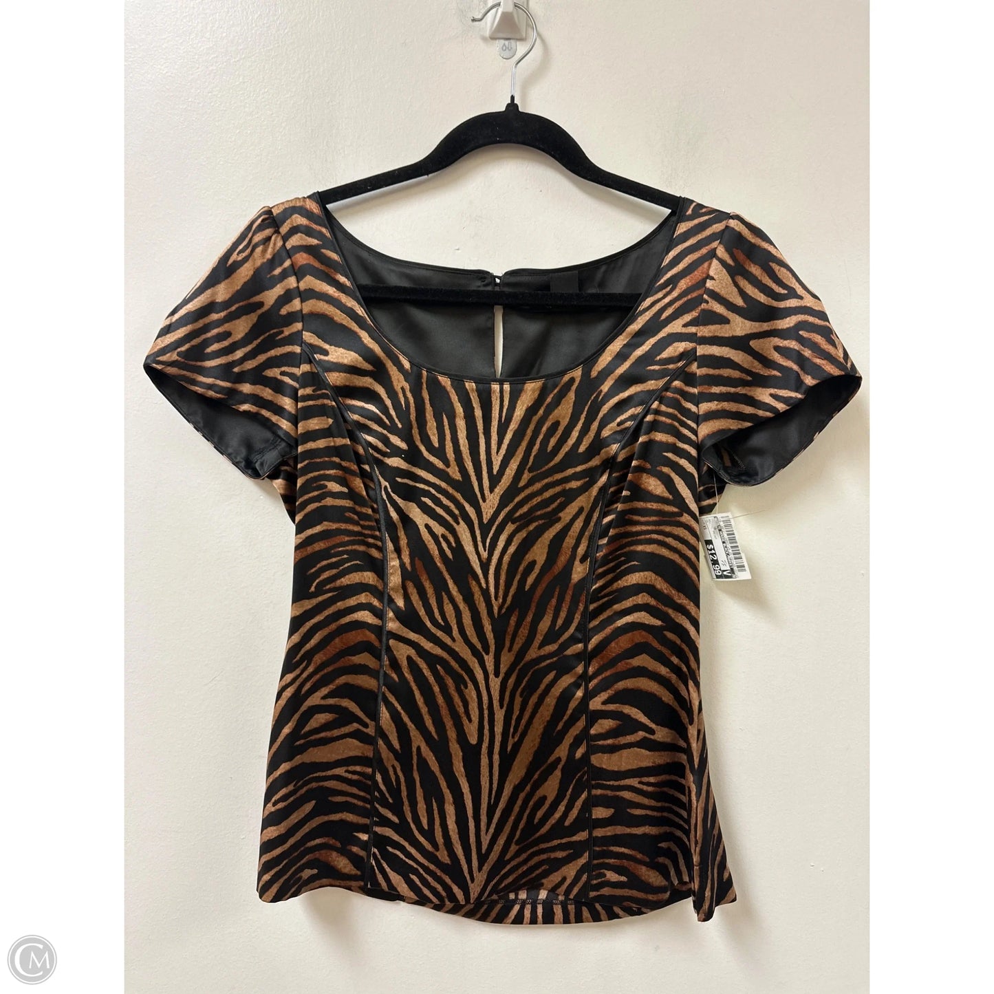 Top Short Sleeve By White House Black Market In Animal Print, Size: Xs