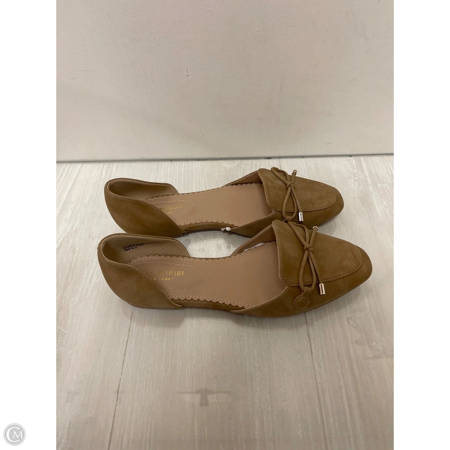 Shoes Flats By Isaac Mizrahi In Tan, Size: 8.5