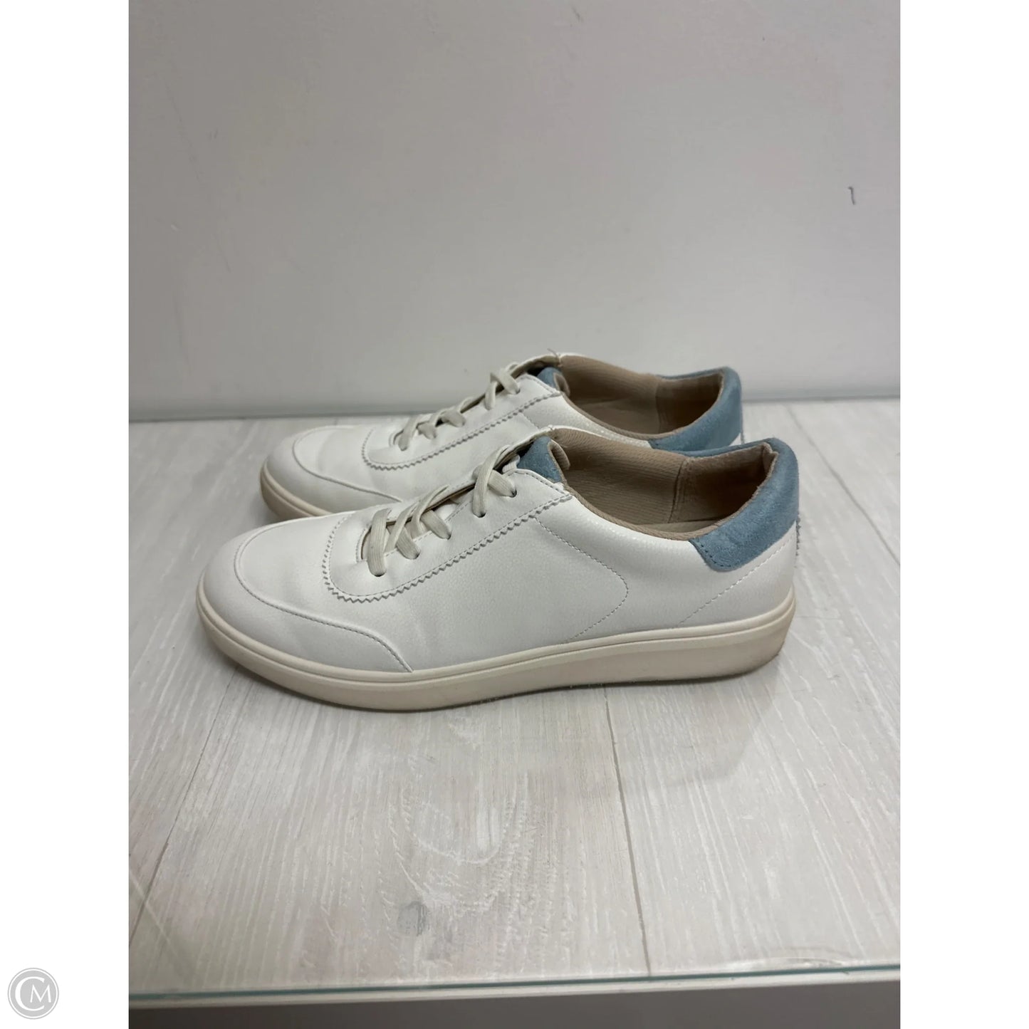 Shoes Sneakers By Life Stride In White, Size: 9.5