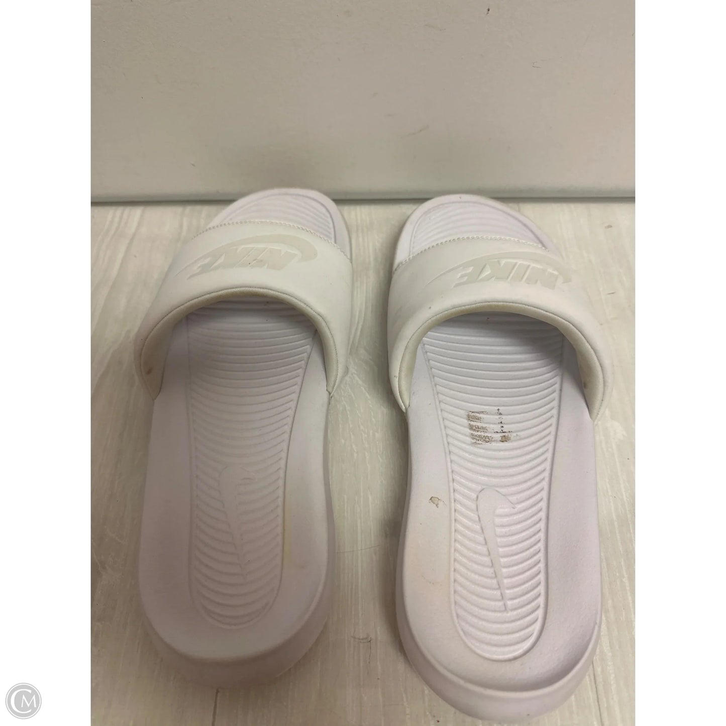 Sandals Flats By Nike In White, Size: 10