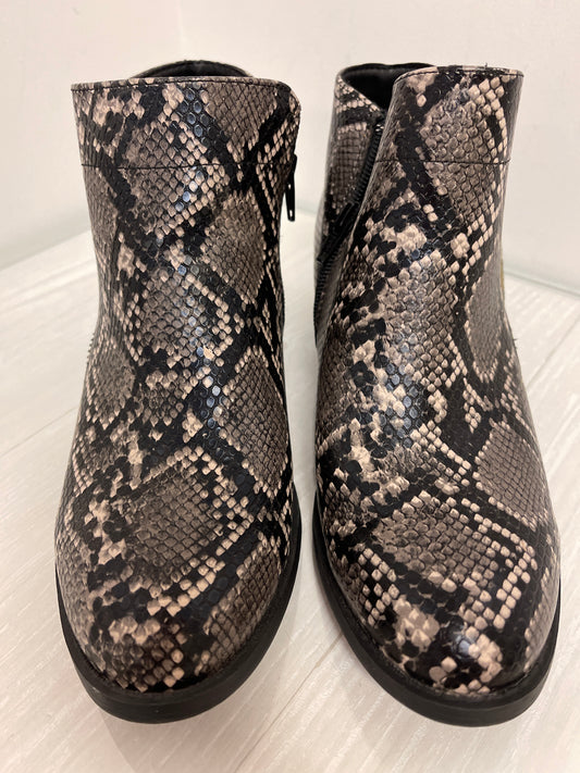 Boots Ankle Heels By Arizona In Snakeskin Print, Size: 8