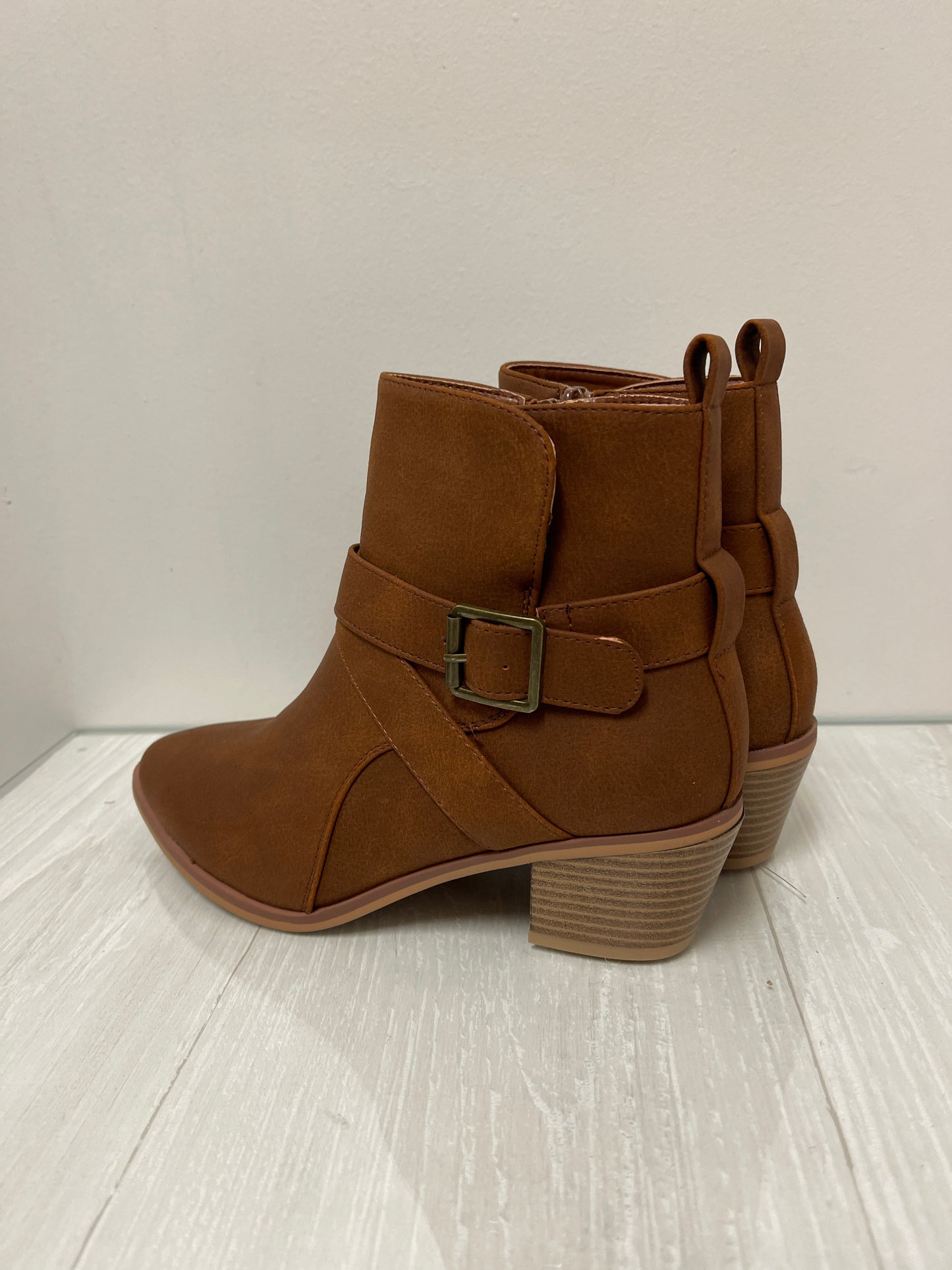 Boots Ankle Heels By Maurices In Tan, Size: 6