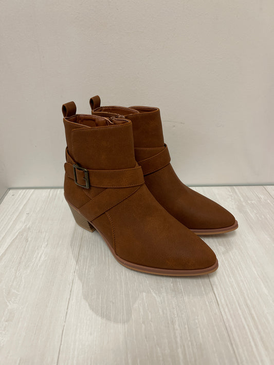 Boots Ankle Heels By Maurices In Tan, Size: 6