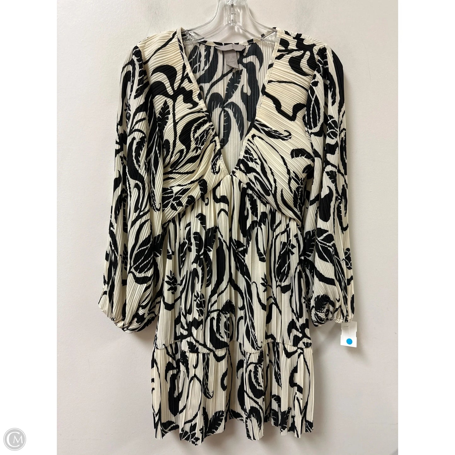 Dress Casual Short By H&m In Black & Cream, Size: S