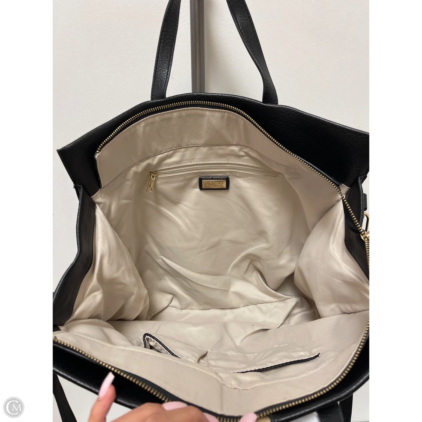 Handbag By Clothes Mentor, Size: Large