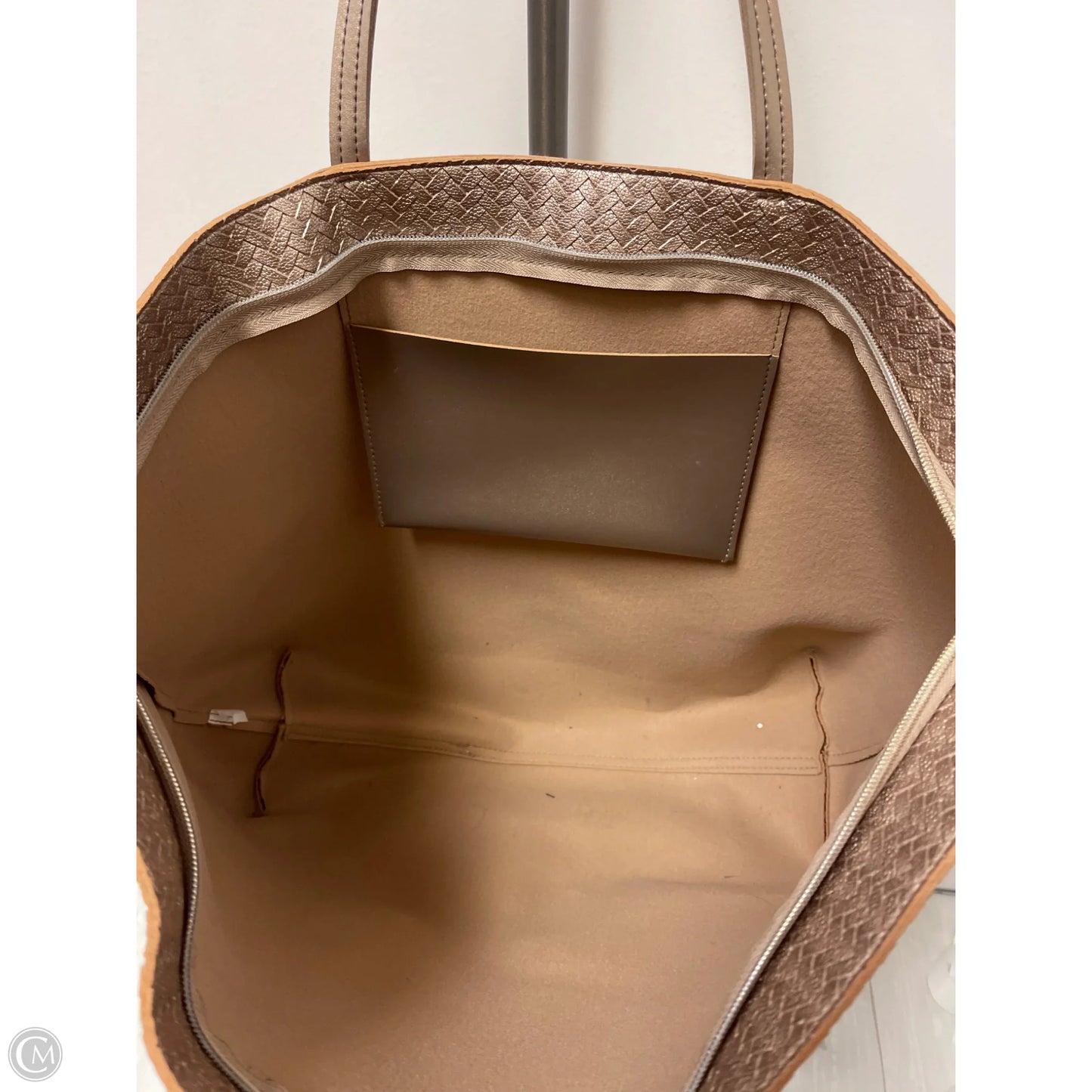 Tote By Clothes Mentor, Size: Large