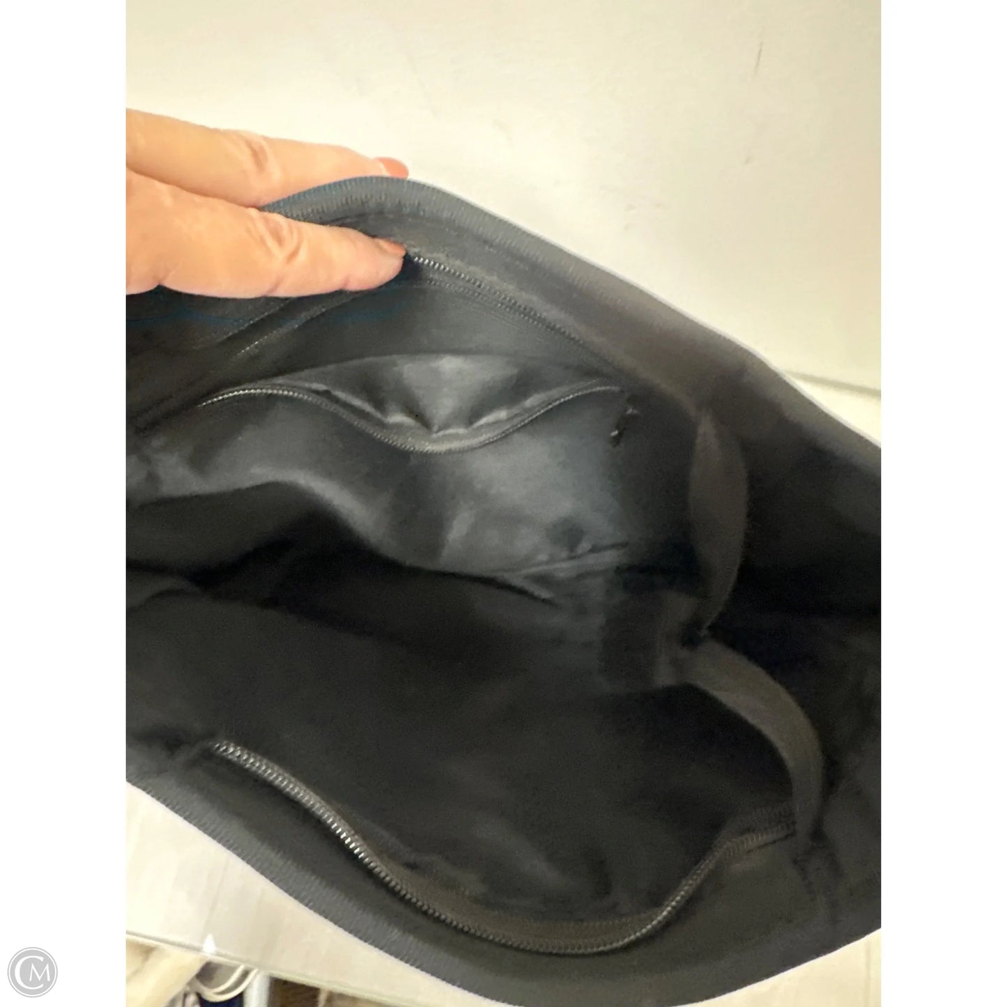Crossbody By Clothes Mentor, Size: Large