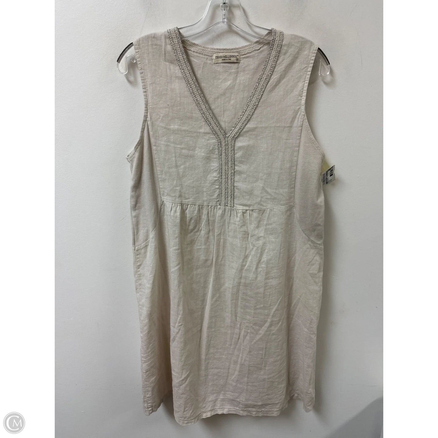 Dress Casual Short By Clothes Mentor In Cream, Size: M