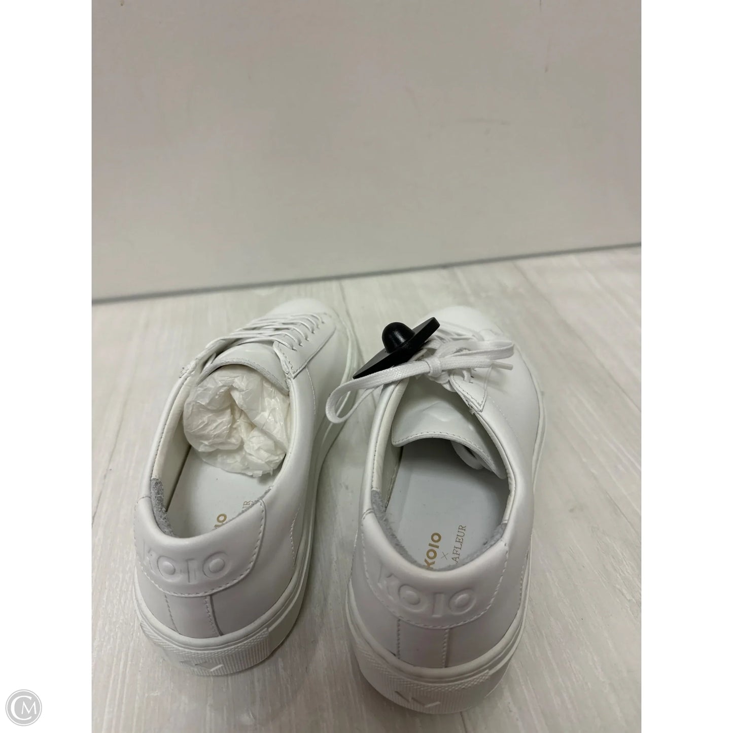 Shoes Sneakers By Cma In White, Size: 7.5