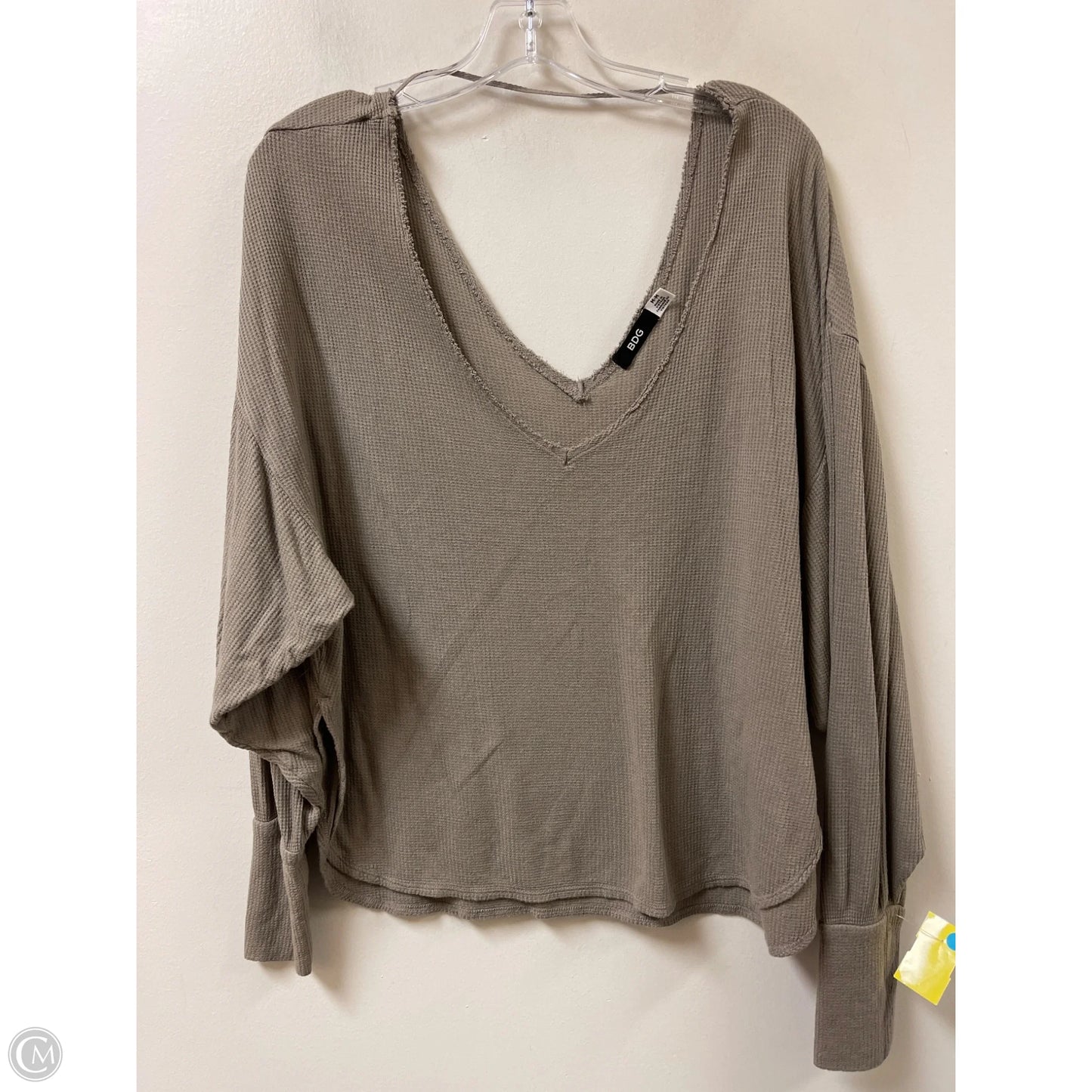 Top Long Sleeve By Bdg In Taupe, Size: M