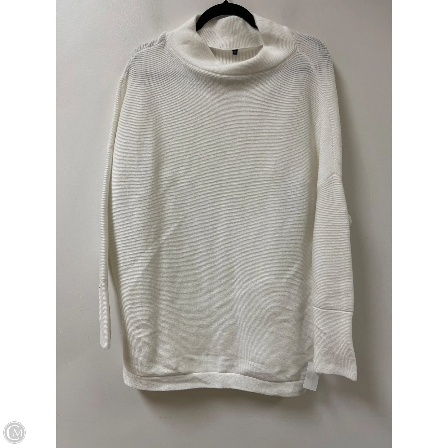 Tunic Long Sleeve By Clothes Mentor In White, Size: M