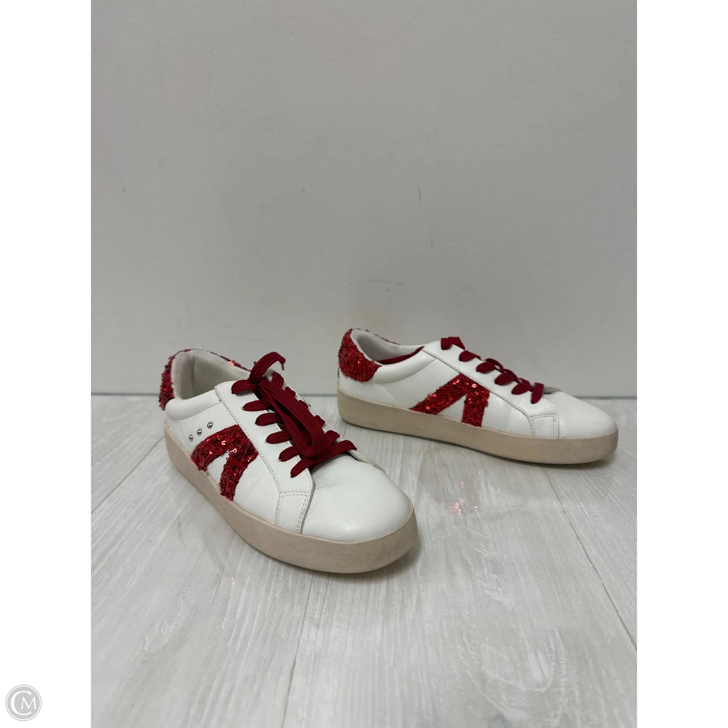 Shoes Sneakers By Clothes Mentor In Red, Size: 8