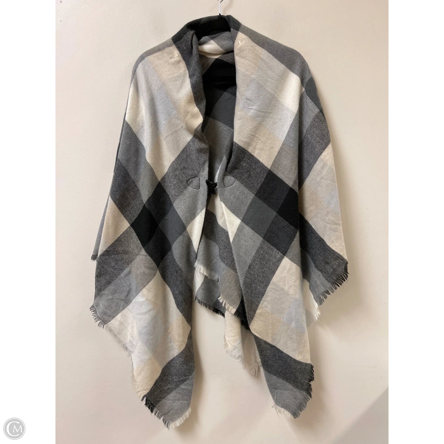 Shawl By Clothes Mentor In Black & White, Size: Osfm