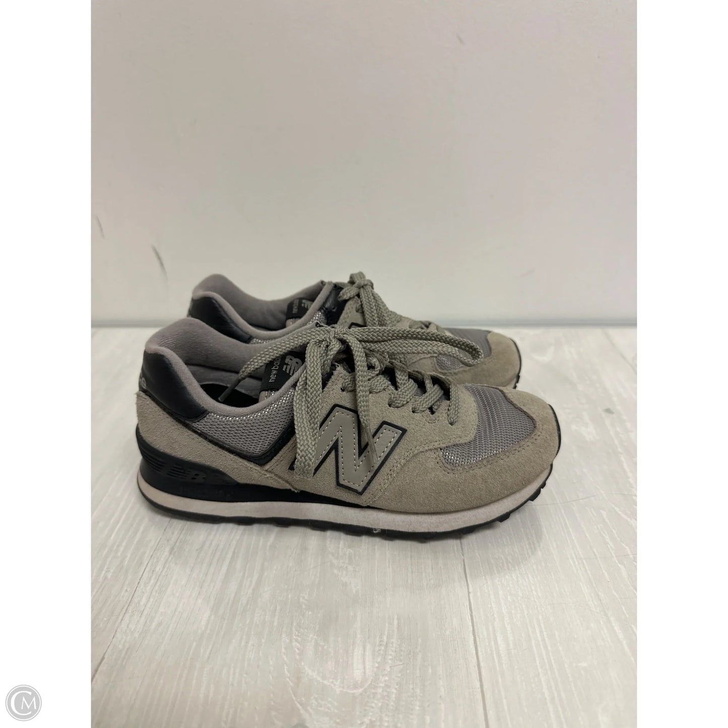 Shoes Sneakers By New Balance In Grey, Size: 7