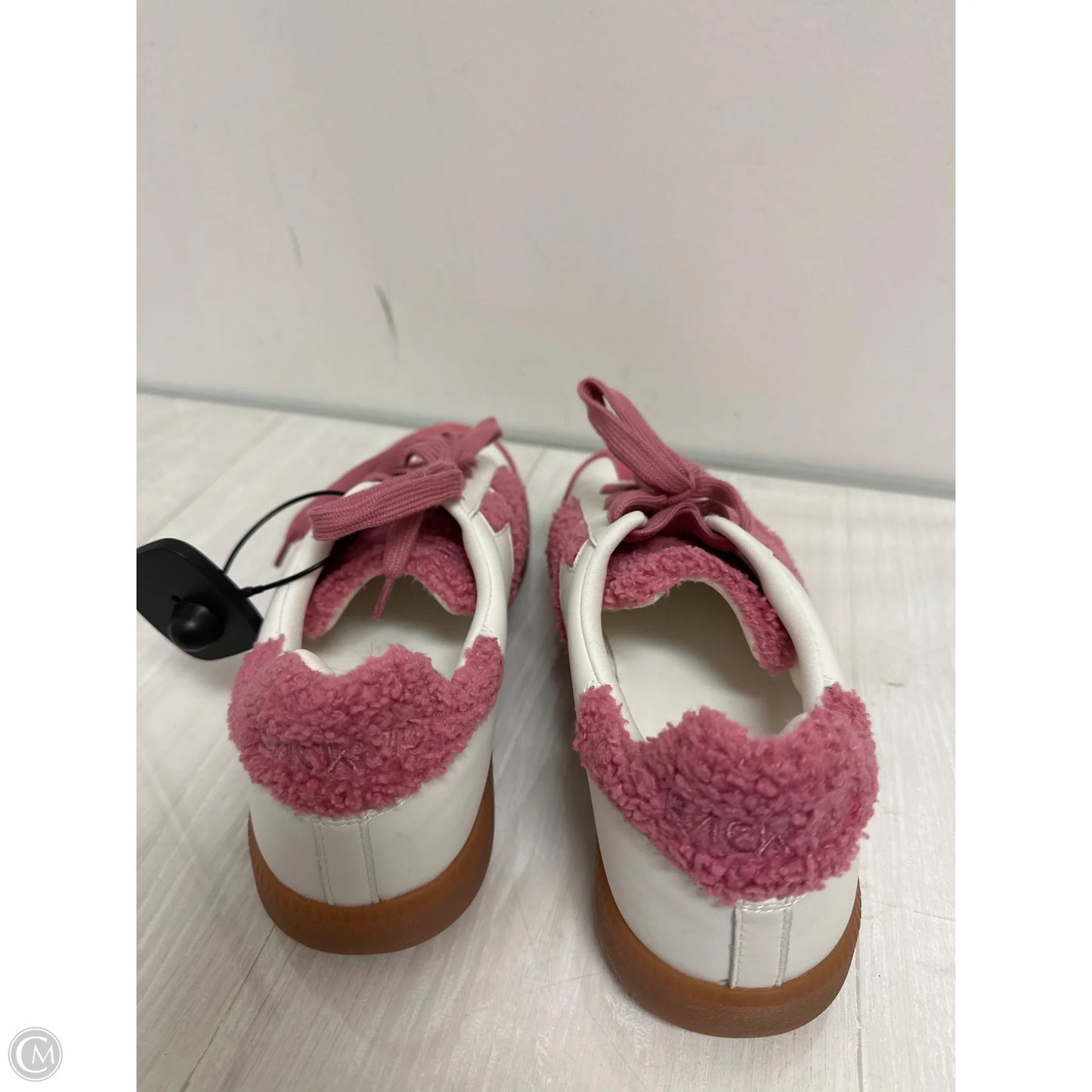 Shoes Sneakers By Cma In Pink & White, Size: 9.5
