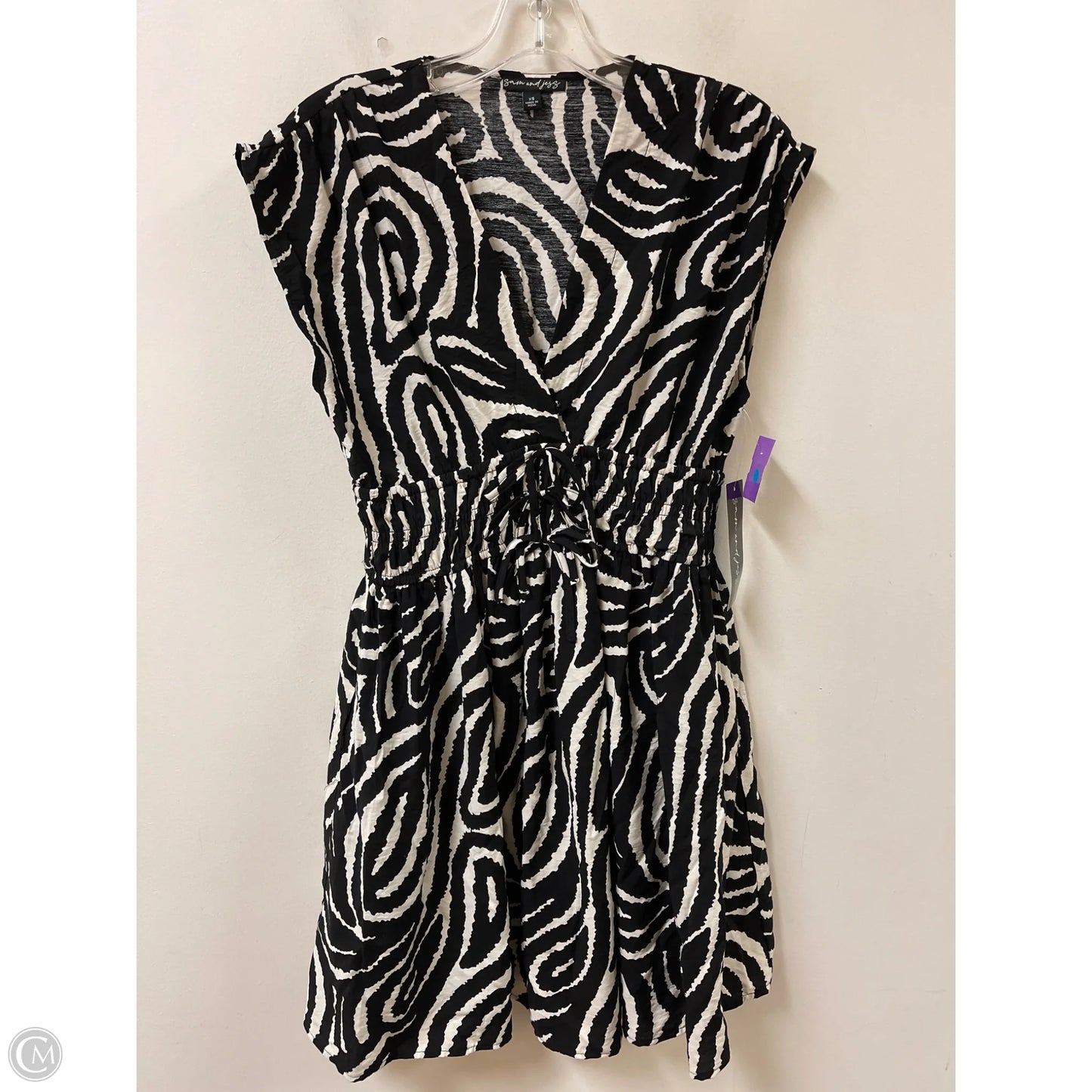Dress Casual Short By Clothes Mentor In Black & White, Size: Xs