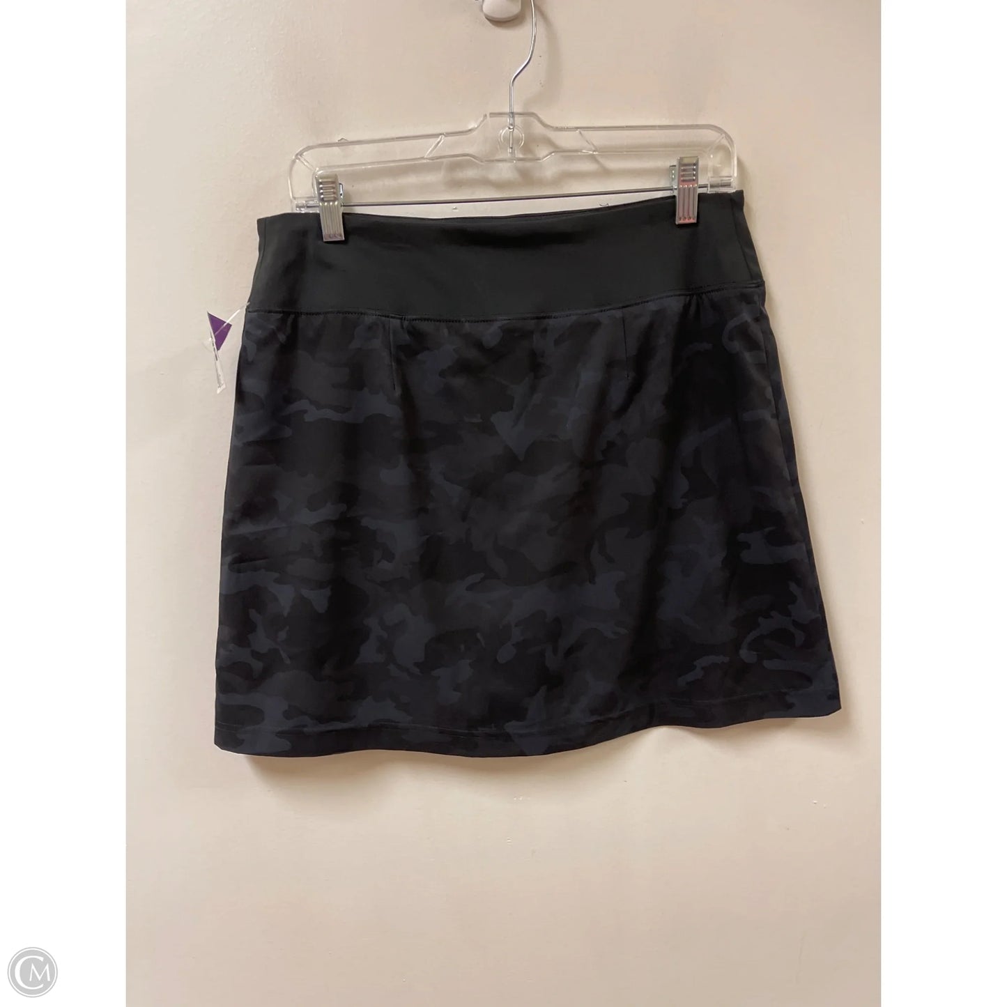 Athletic Skort By Maison Damelie In Camouflage Print, Size: M