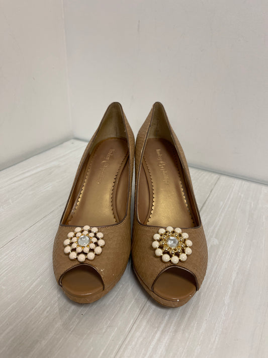 Shoes Heels Wedge By Lindsay Phillips In Gold, Size: 6.5