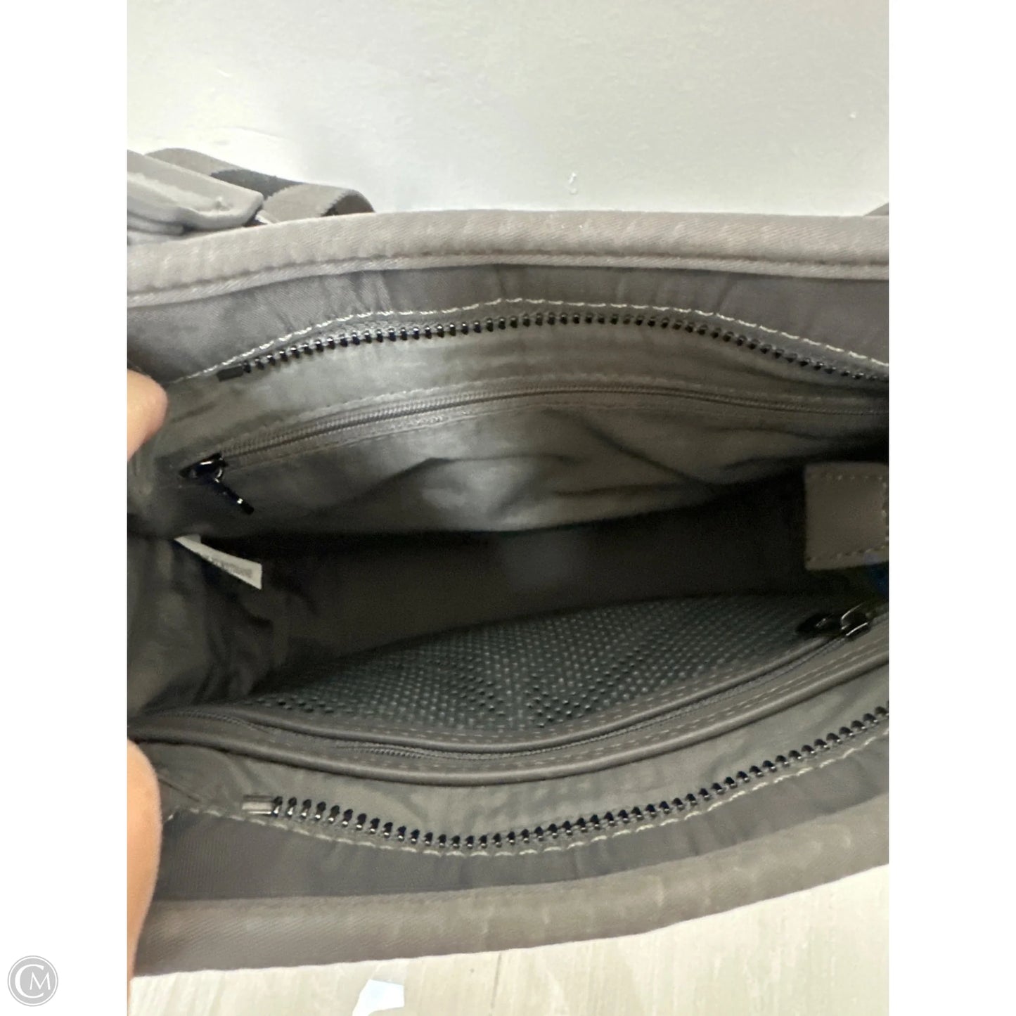 Crossbody By Clothes Mentor, Size: Large