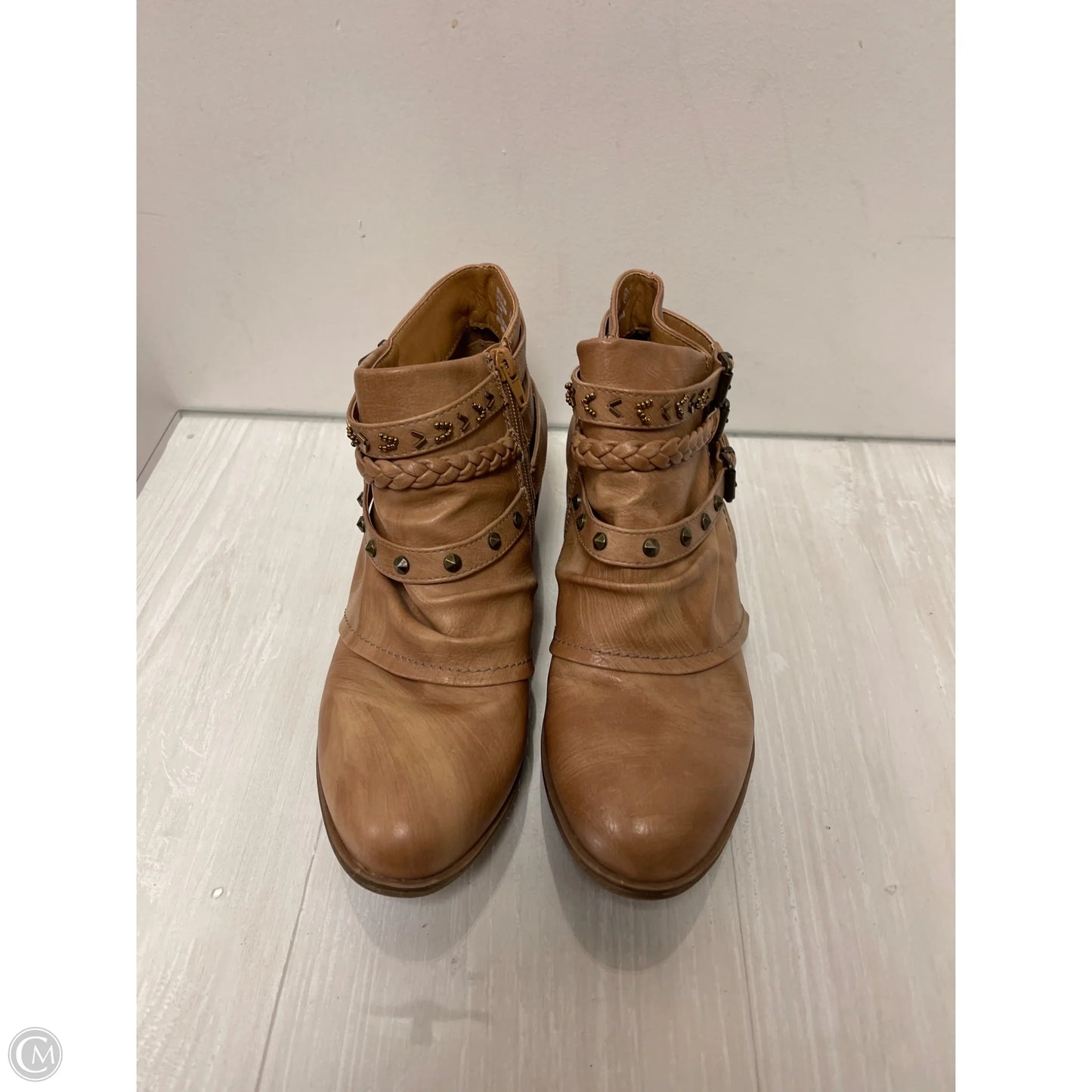 Boots Ankle Flats By Sugar In Bronze, Size: 10