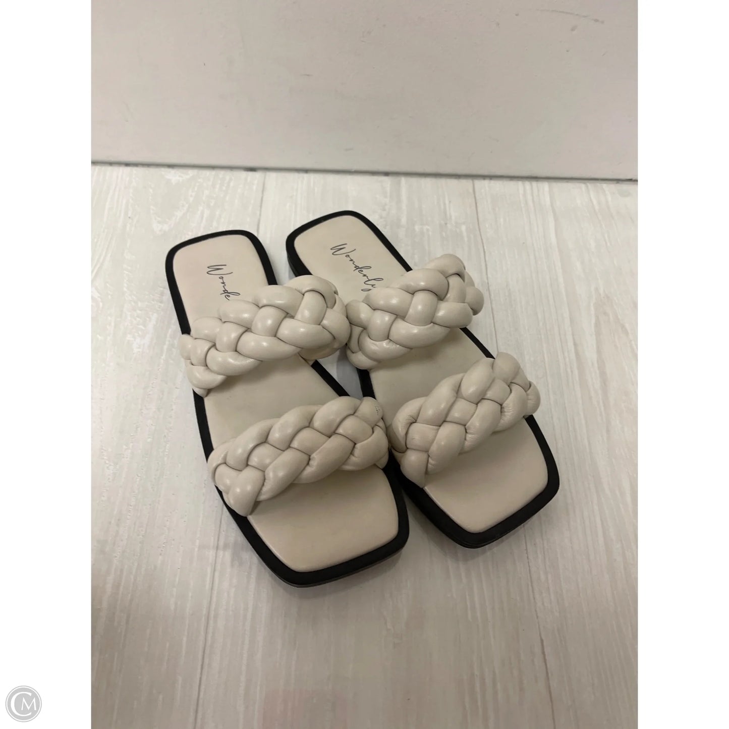 Sandals Flats By Wonderly In Cream, Size: 7