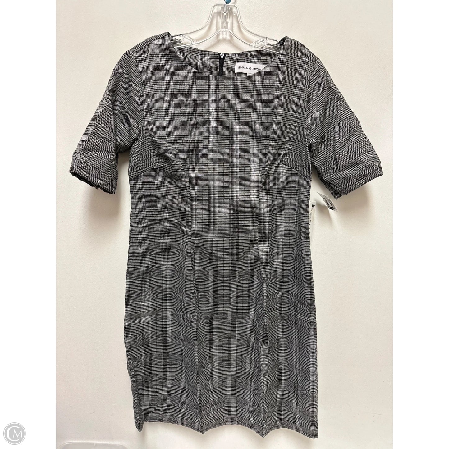 Dress Casual Short By Emma And Michele In Plaid Pattern, Size: S