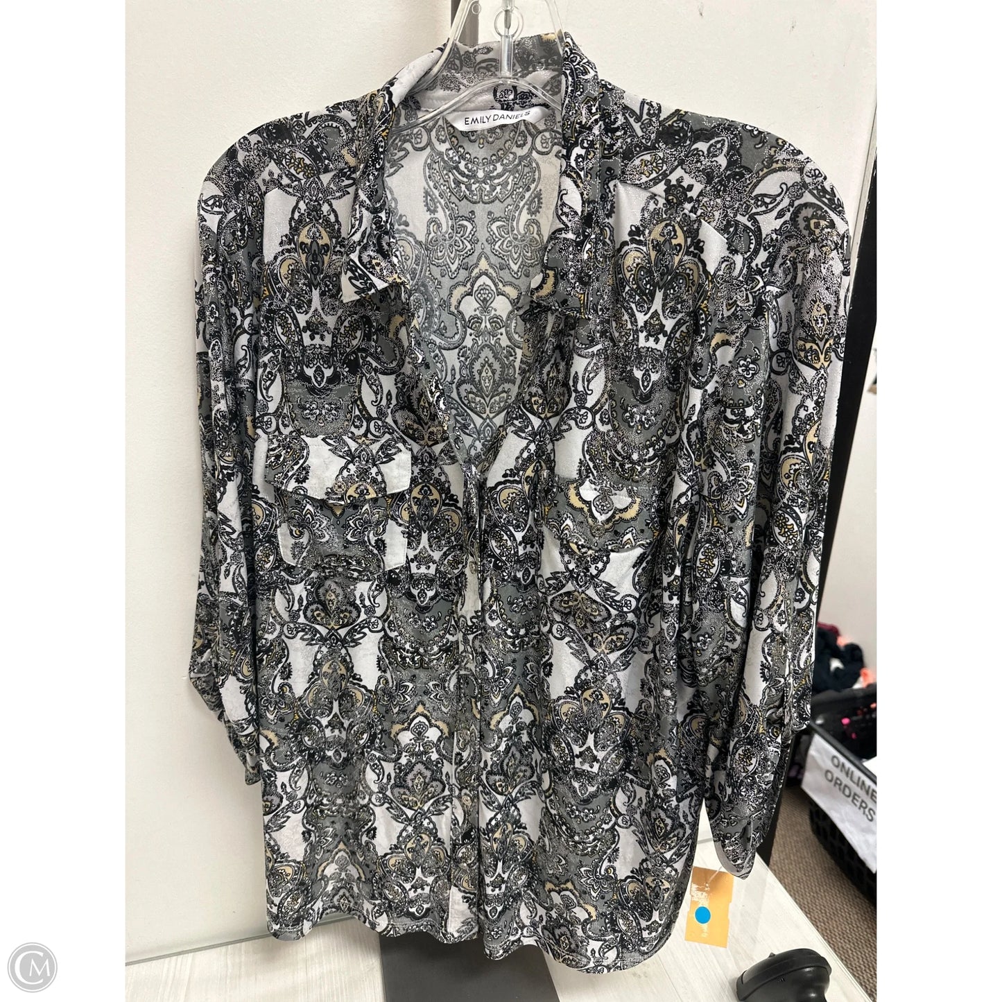 Top Long Sleeve By Emily Daniels In Black, Size: Xl