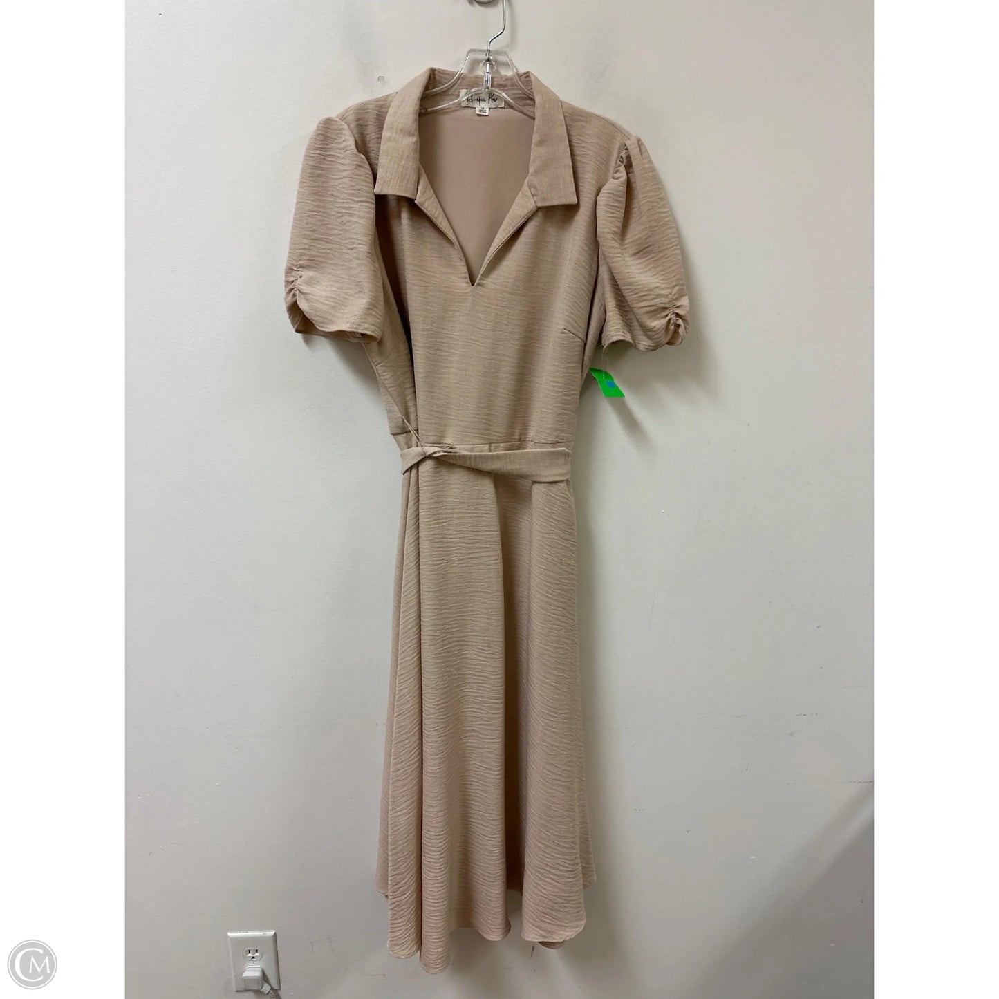 Dress Casual Midi By Clothes Mentor In Tan, Size: Xl