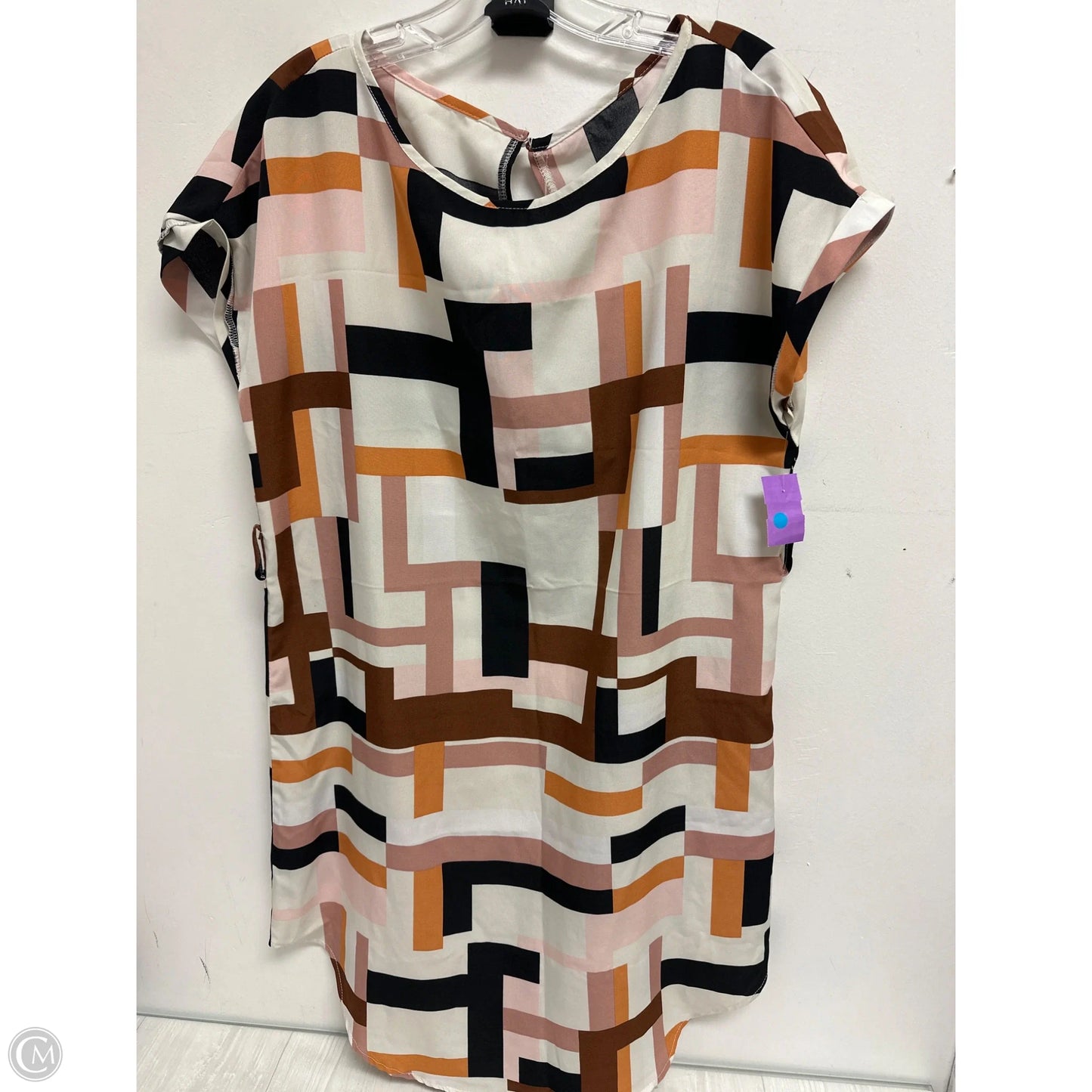 Dress Casual Short By Clothes Mentor In Cream, Size: S