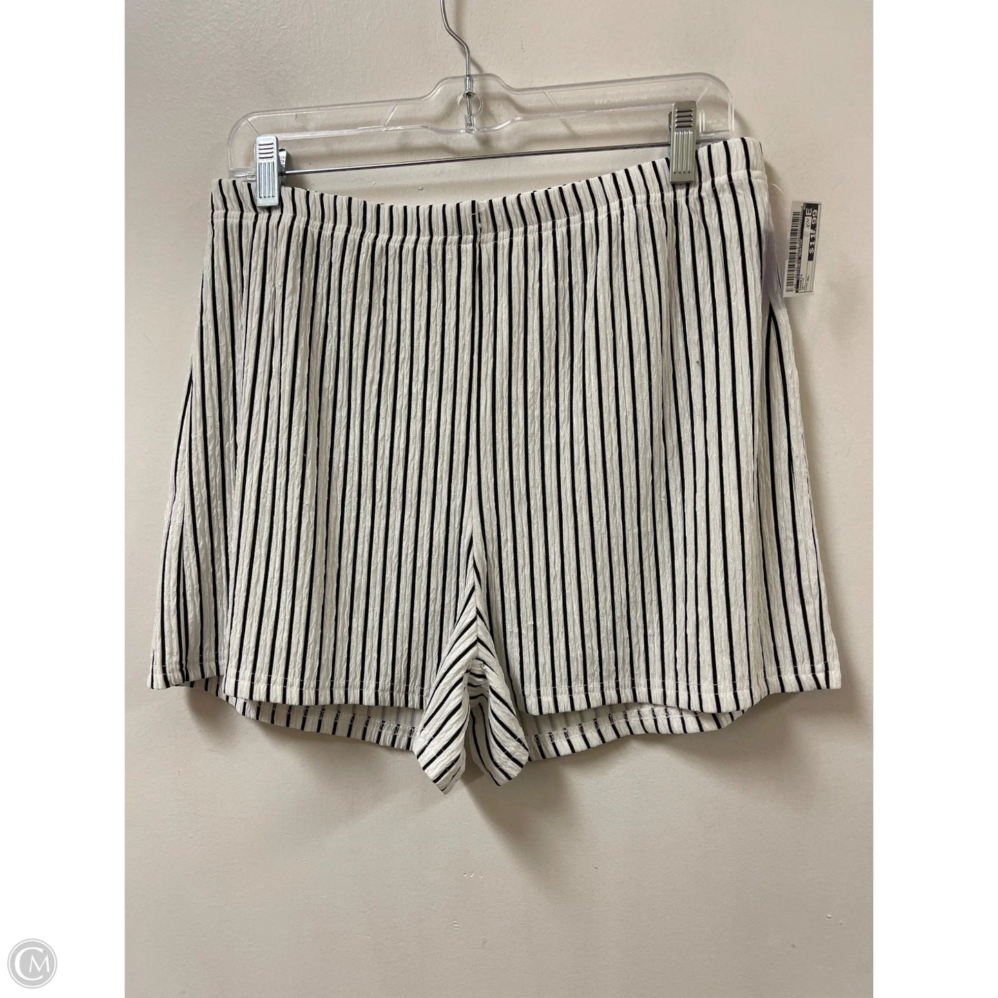 Shorts By Clothes Mentor In White, Size: Xl