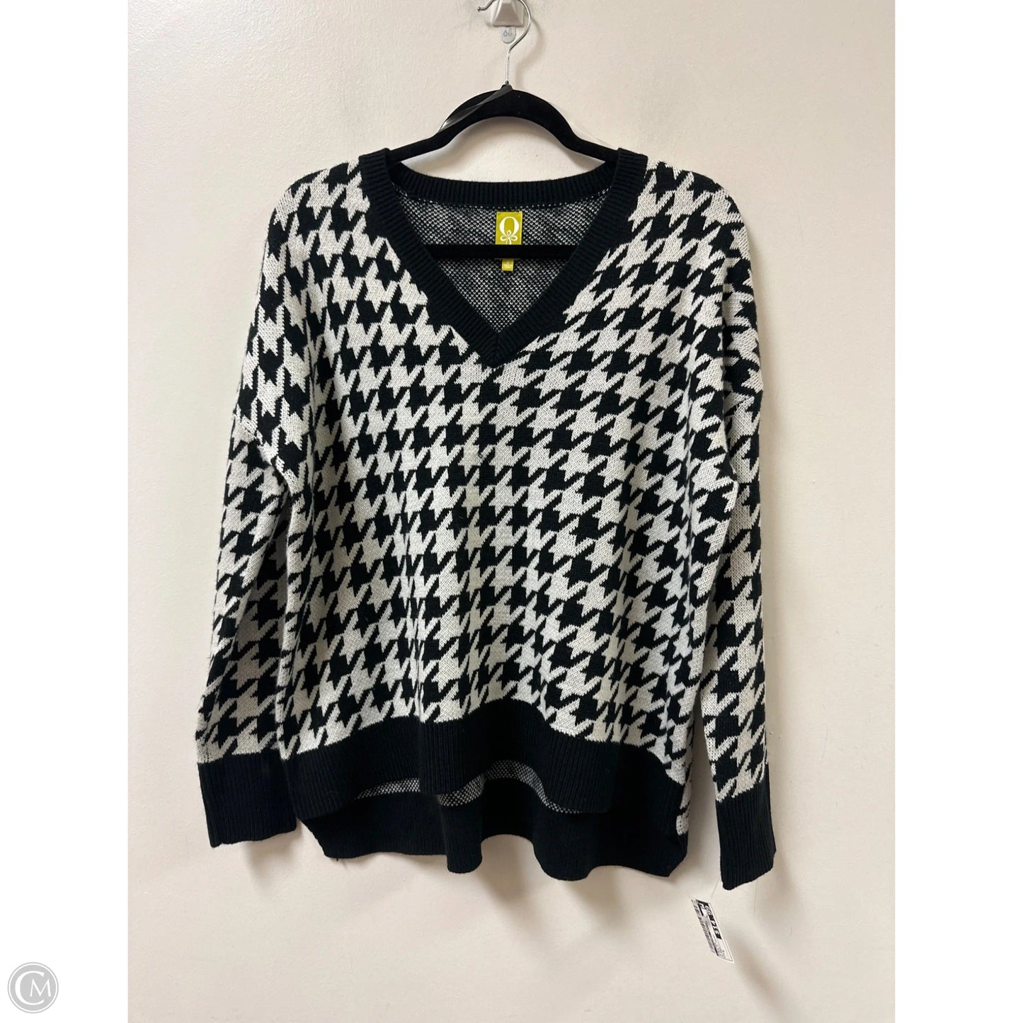 Sweater By Clothes Mentor In Black & Cream, Size: S
