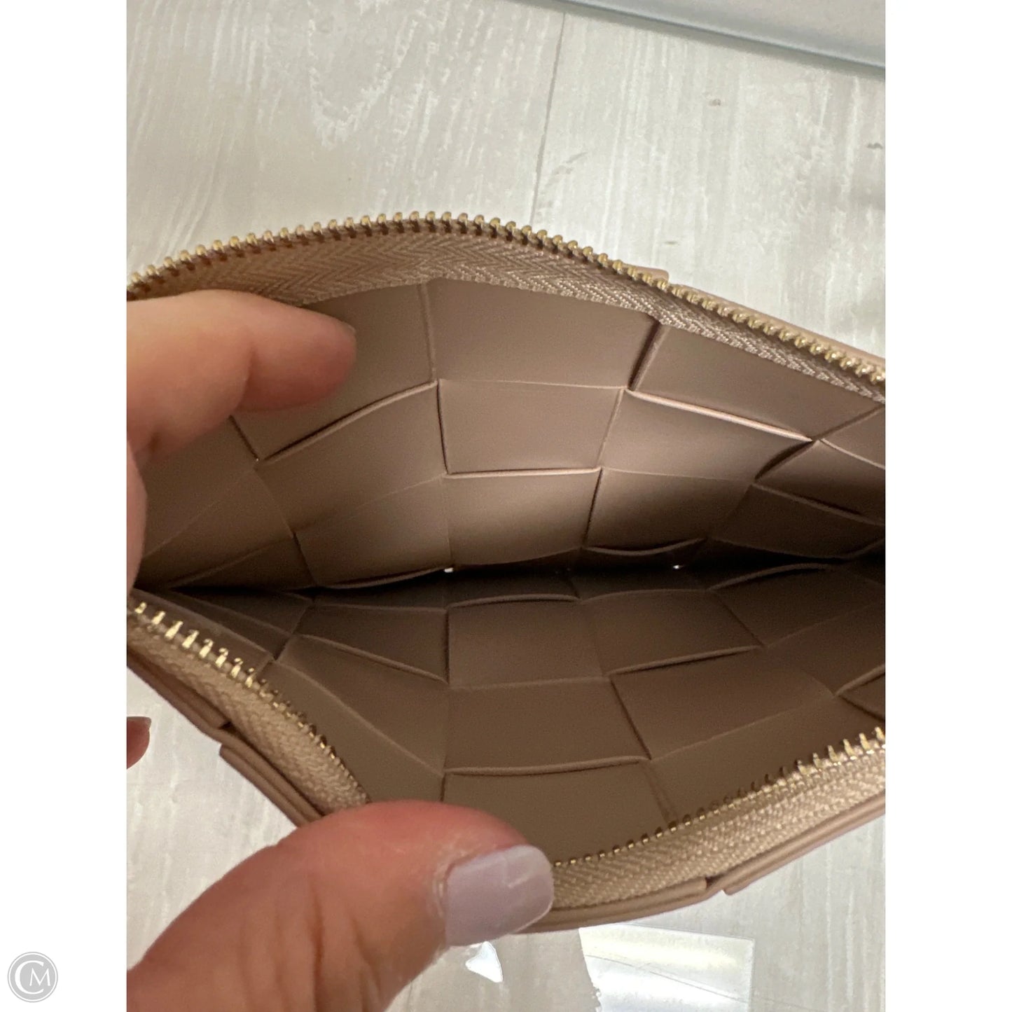 Wristlet By Clothes Mentor, Size: Medium