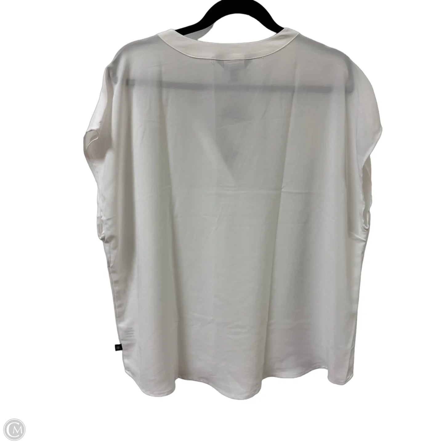 Top Short Sleeve By Banana Republic In White, Size: Xl
