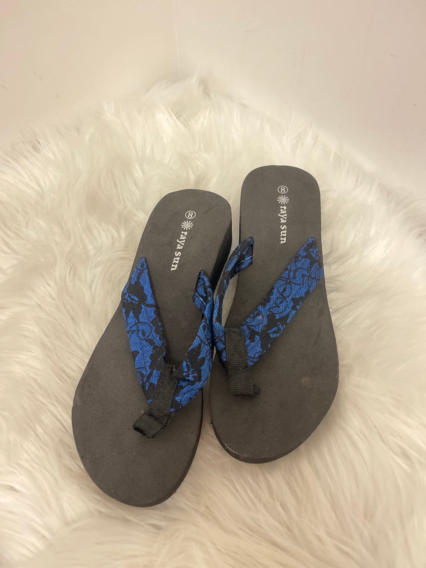 Sandals Flip Flops By Clothes Mentor Size: 8