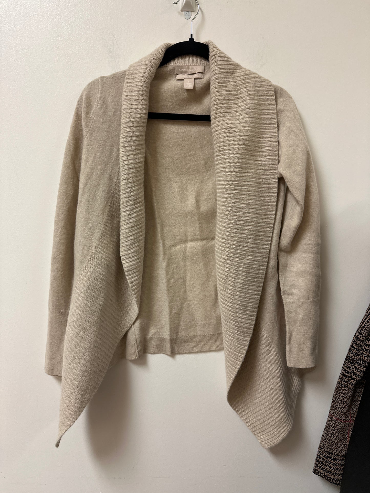 Sweater Cardigan By Banana Republic In Cream, Size: S