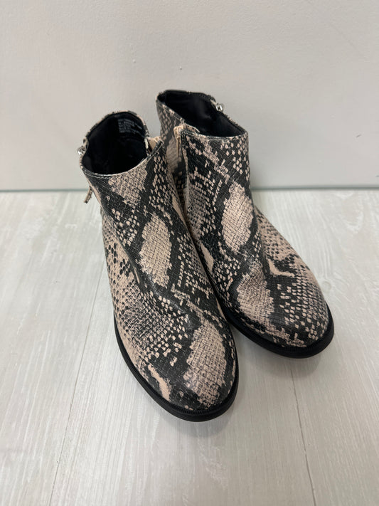 Boots Ankle Flats By Time And Tru In Snakeskin Print, Size: 7