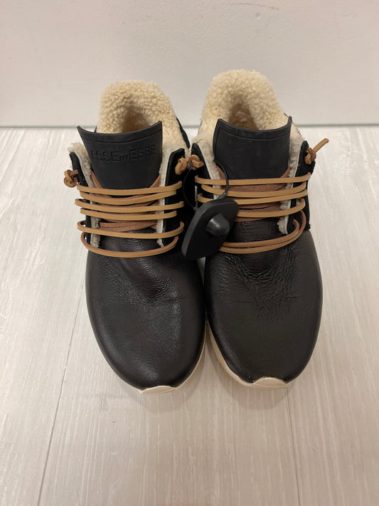 Shoes Sneakers By Cma In Black, Size: 5.5