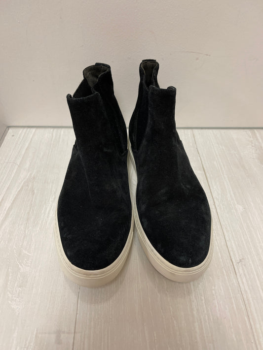 Shoes Flats By Vince In Black, Size: 7