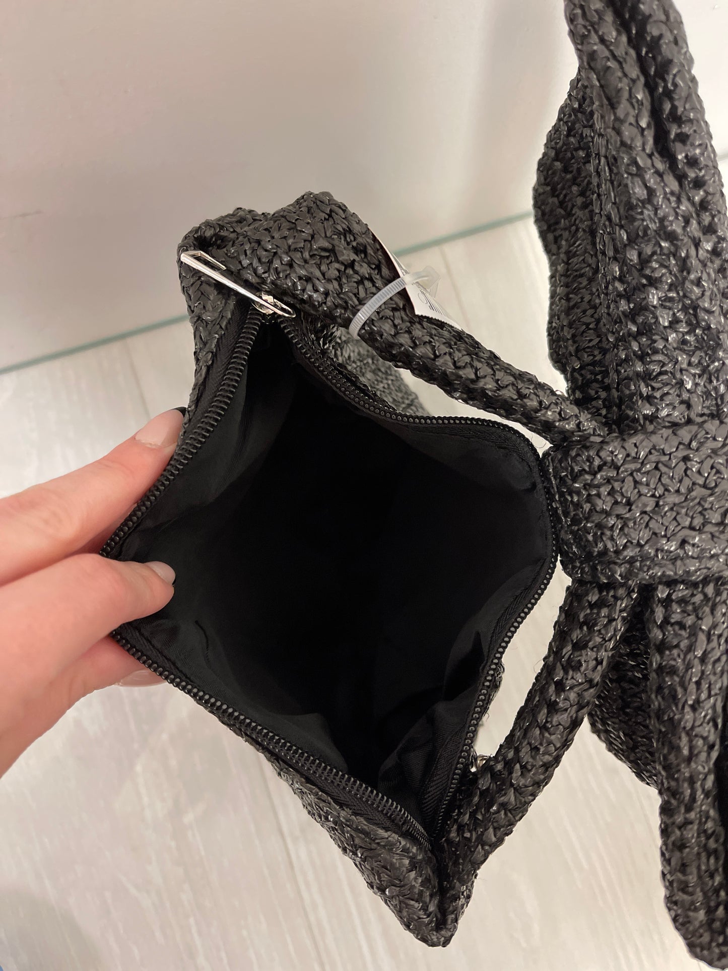 Handbag By Clothes Mentor Size: Small