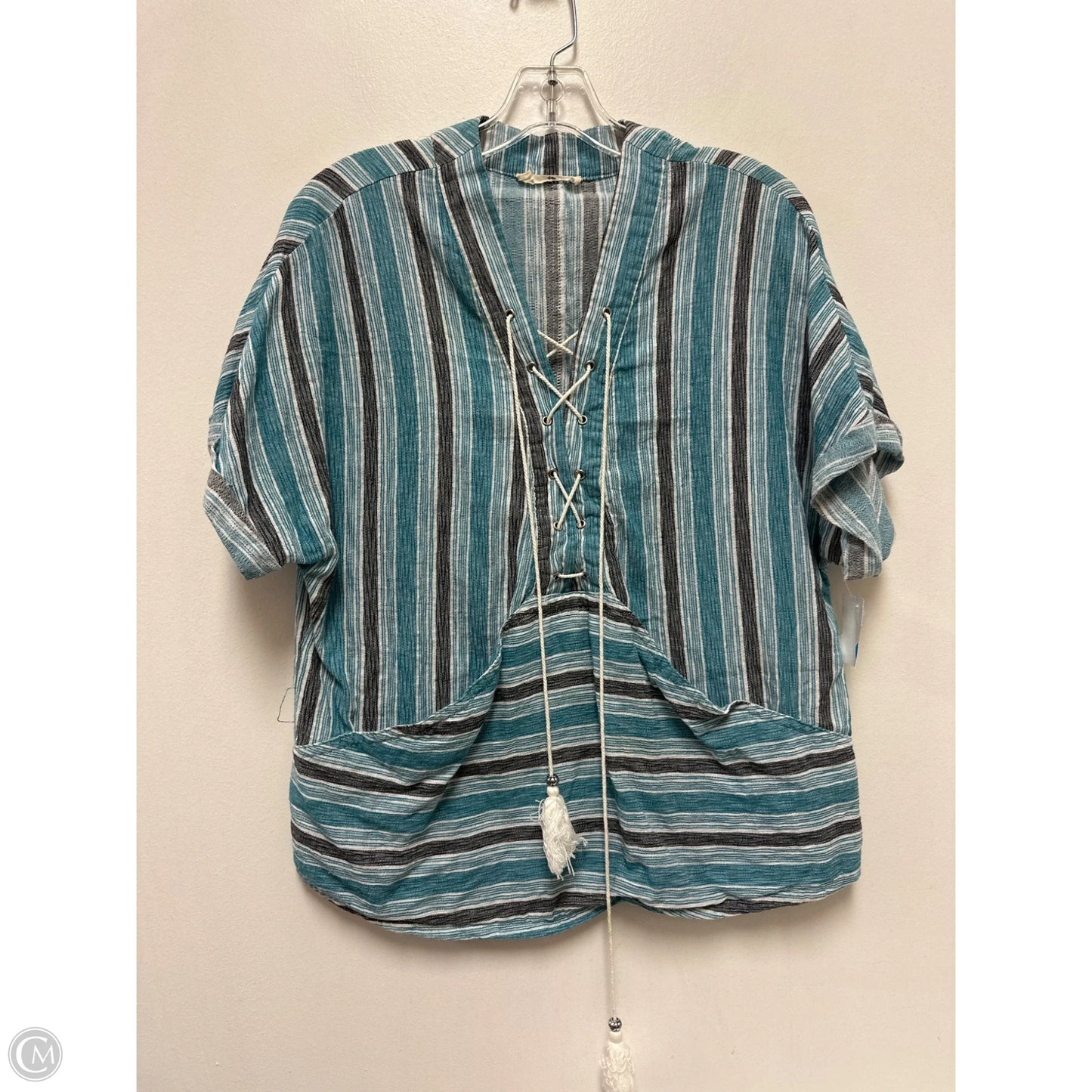 Top Short Sleeve By Clothes Mentor In Blue & White, Size: S