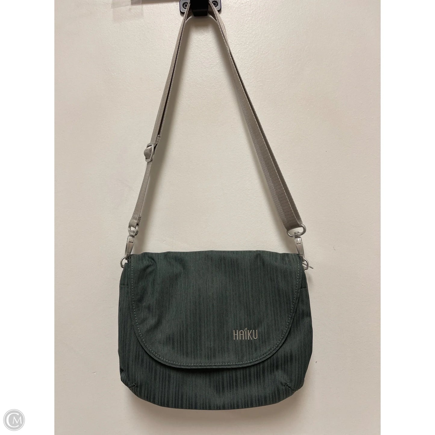 Crossbody By Clothes Mentor, Size: Medium