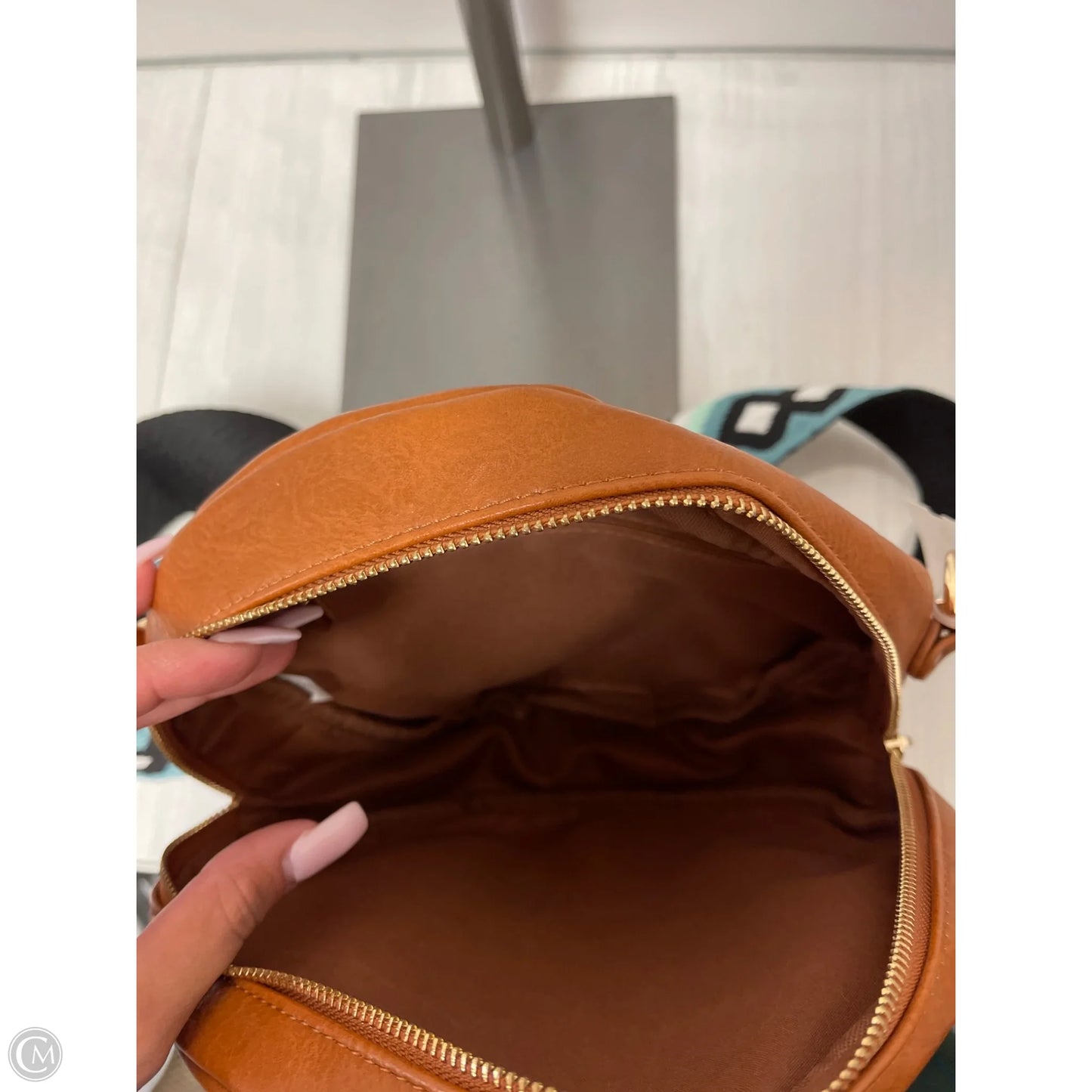 Crossbody By Clothes Mentor, Size: Small