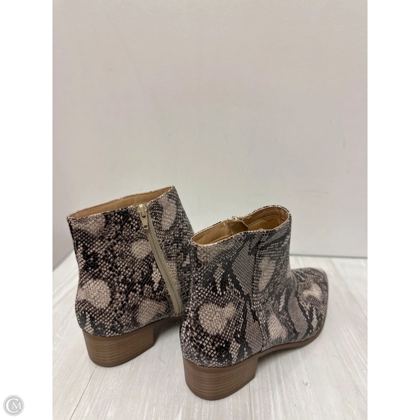 Boots Ankle Flats By City Classified In Snakeskin Print, Size: 10