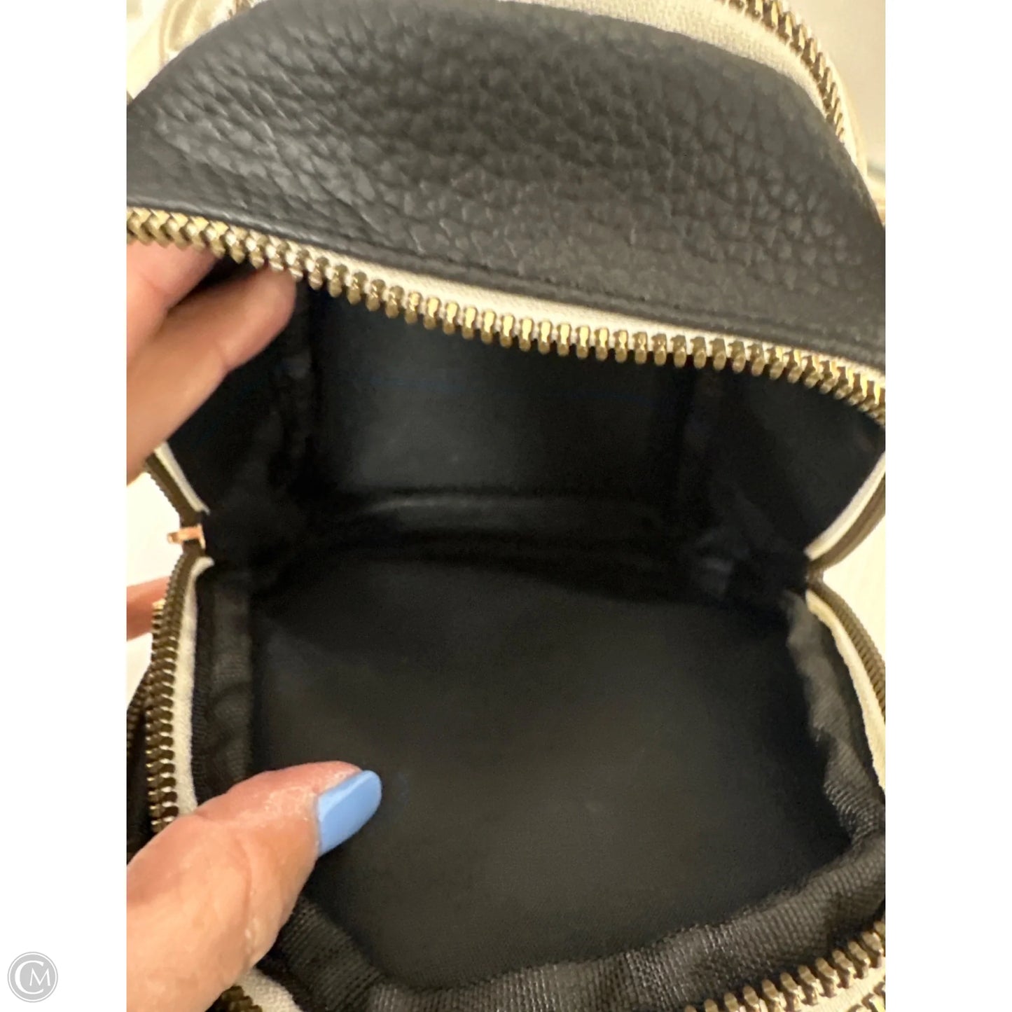 Crossbody By Clothes Mentor, Size: Small