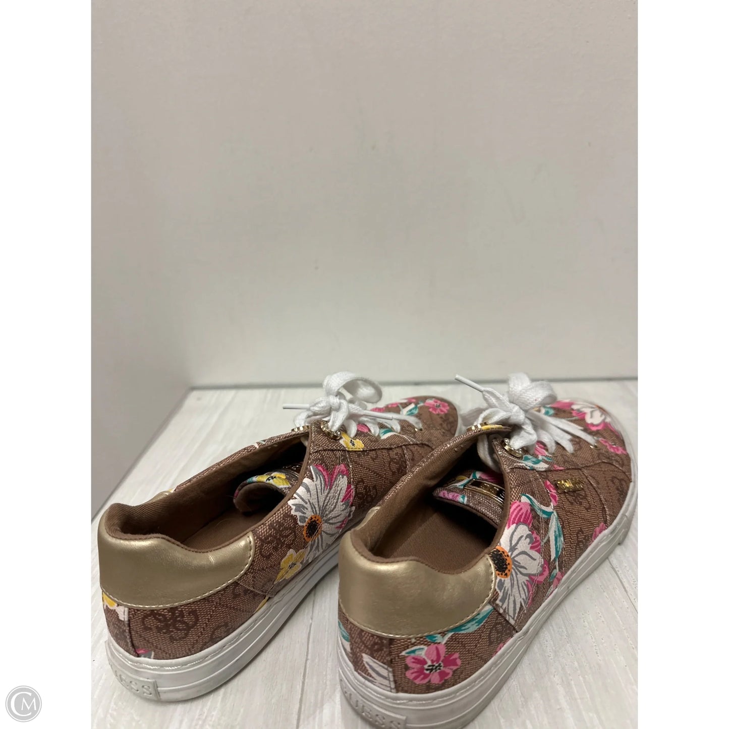 Shoes Sneakers By Guess In Floral Print, Size: 10