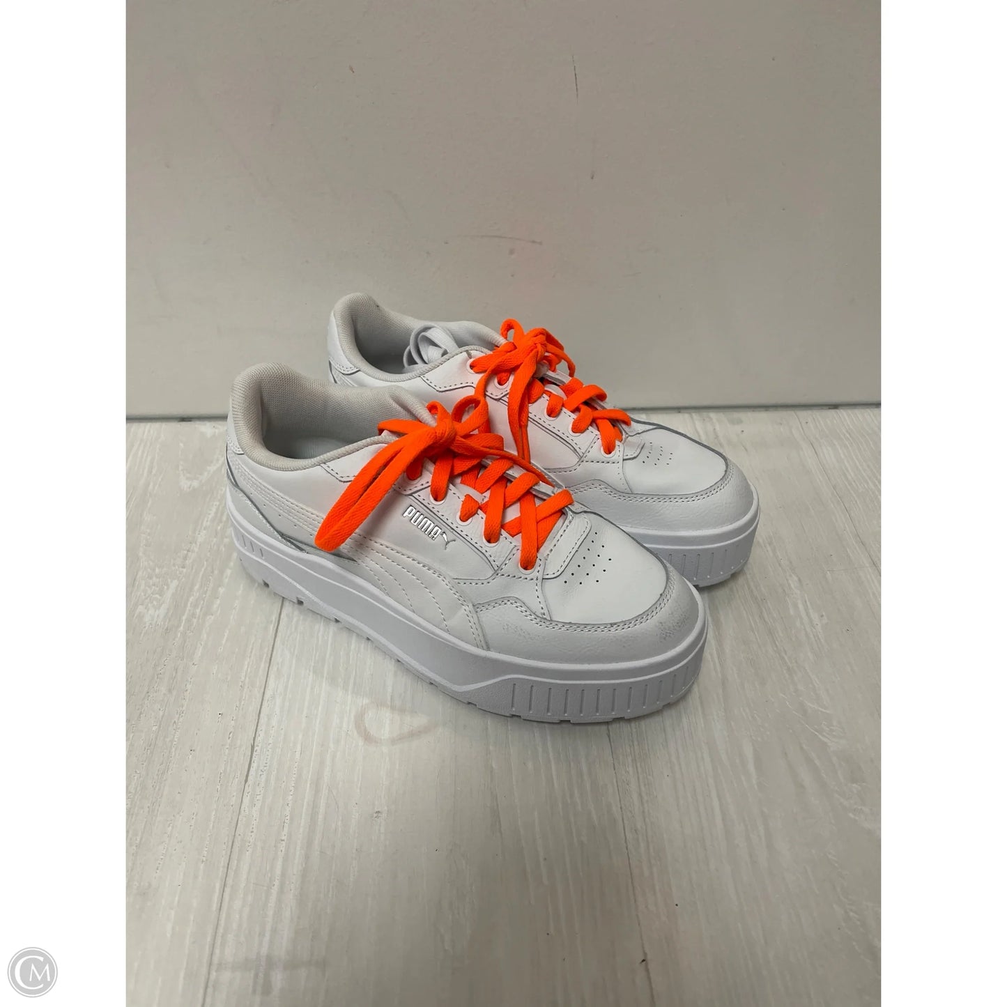 Shoes Sneakers By Puma In White, Size: 9