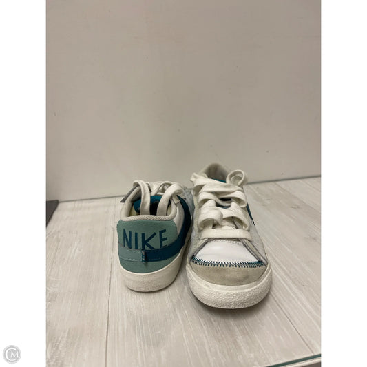 Shoes Sneakers By Nike In Green & White, Size: 8