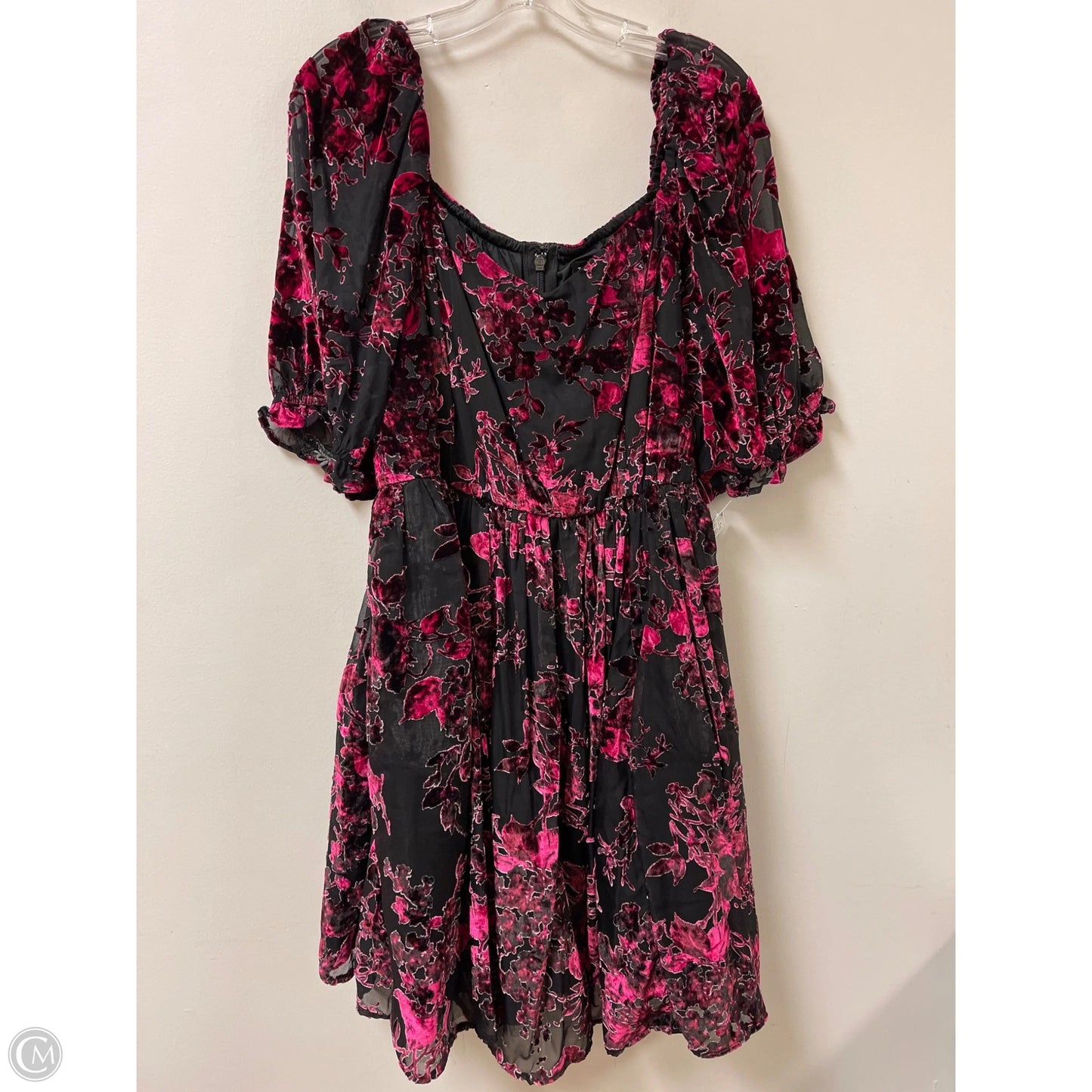 Dress Casual Short By Torrid In Black & Pink, Size: 1x